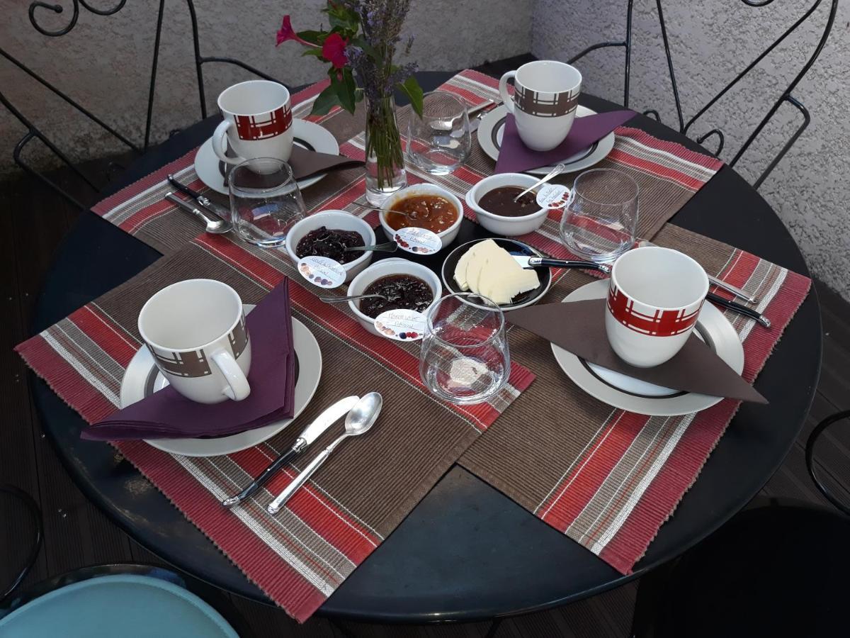 Chez Yvette , C'Est Chouette!! Bed & Breakfast Carcassonne Exterior photo